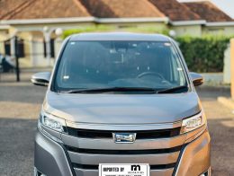 2020 TOYOTA NOAH HYBRID